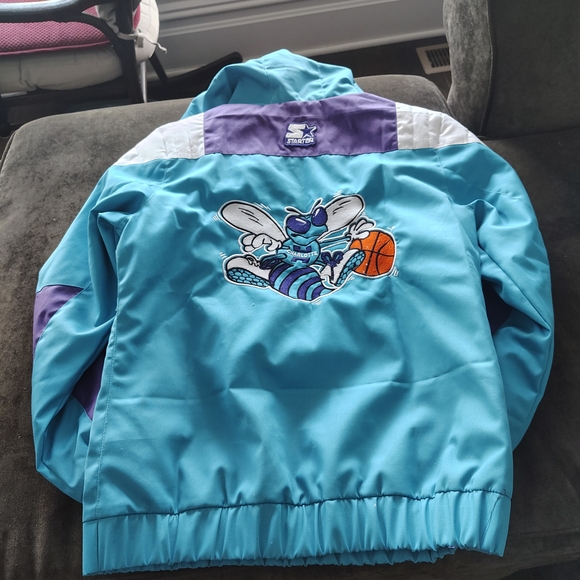 CHARLOTTE HORNETS Jacket Small - Picture 4 of 4